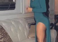 校草把我按在800字：被同学摸咪咪800字作文 吸了她的奶800字作文