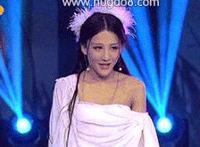 嗯啊揉捏花核尿了潮喷 花核肿胀桌子下摸花核:调教和折磨女仆的故事