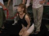 摸下面的豆豆好难受：女生宿舍让舍友帮忙摸 嗯啊 舔豆豆