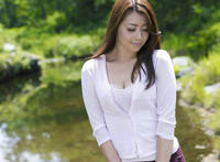 偷拍走光熟妇内裤露：莫菁菁 LI18432836熟女吧