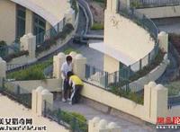 四川夫妻,野战视频：大妈火大爷打野战视频