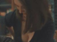 阿姨穿着丝袜让我上 我和同学阿姨在车上：我和穿丝袜的同学妈妈