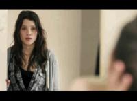 男票伸进去捏胸视频：摸100个人的胸视频美国