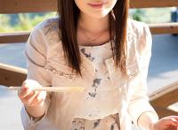 跟妻子一起参加性派对：老婆参加面具交换舞会