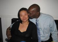 女留学生大战外国佬：中国女能受的了黑人吗? 中国女生与黑人视频