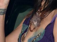 夏天看见老师胸罩 贴吧从衬衫纽扣看到胸：我看见女同桌的内衣了