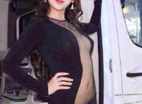 广东车模毛露露 史上穿最少衣服的车模：史上穿最少车模视频