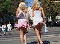 成熟女人夏天忘穿内裤 图集：坐火车忘穿内裤女人