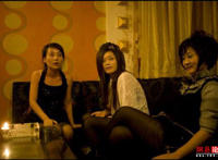 ktv里面的陪唱姑娘睡吗：ktv小姐怎么能摸b ktv的小姐能摸下面吗?