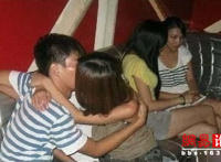 张家港ktv小姐疯狂图片：顾客吃药干小姐