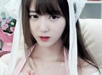 在夜店老婆上台表演 老婆酒吧被叫上台被上