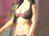 范冰冰洪金宝啪啪视频：洪金宝把范冰冰日哭了