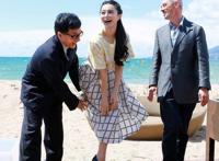 范冰冰A级裸体：范冰冰奶奶出来的图片