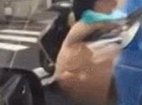 嫖客舔我插我描述 插里面的描述：插我啊……我的奶头硬了舔它