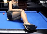 情人总让我吸奶 和陌生人一起干老婆。：我喜欢咬情人奶头