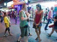 柬埔寨暹粒妓女多少钱：柬埔寨金边酒吧街小姐 柬埔寨金边高端美女