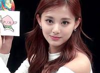 偷日隔壁沉睡的妈妈：我在汽车上偷日妈妈 西瓜地里偷日妈妈