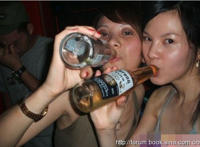 越南豪放女玩弄私：越南豪放女掰阴 越南女子人体欣赏