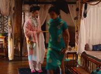 女人下体能塞酒瓶子吗?：嗯…啊下体塞香皂小说给女友下体塞胡萝卜。