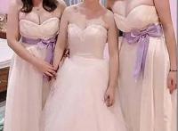 大胸伴娘抢镜 闹洞房扒伴娘裤子视频:：大胸伴娘facebook