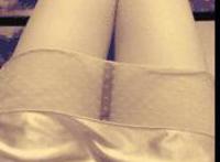 偷玩室友晨勃图片 少年裸睡晨勃大图片：军人宿舍晨勃图动态图