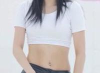 少妇露屁股丝袜图片：车上干巨乳丝袜少妇