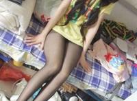 大学女生宿舍自拍图片：大学女生宿舍透明内裤
