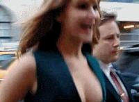 古代教皇子人事的宫女 皇帝会舔妃子下面?：皇帝在大殿上玩弄宫女