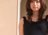 女王大口喂黄金圣水 喝小姐尿的圣水：蝴蝶女女王直接喂黄金