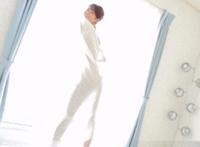 坐脸喝女王的圣水黄金 sm中喝女王的黄金圣水：凉拖女王黄金圣水