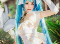 初音未来的落內裤图片：初音未来被胶水粘住 初音未来是怎么死的