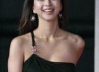 男生在体育课勃起 日本女生体育课跟男生：女生体育课做男生身上