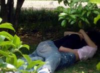 老头与农妇家偷腥图片：山坡大妈10元一摸 图片