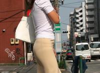 紧身裤b凹进去图片 公司的黑色紧身裤少妇