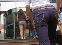 大学图书馆裙底偷拍：大学图书馆热裤偷拍 图书馆萝莉偷拍