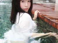 白嫩美女粉嫩馒头小鲍 美女粉嫩酥胸好诱人