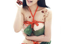 绳艺模特痛苦吗：反绑美女双吊起来视频