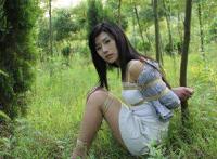 少女永久拘束胶衣改造：皮带高跟口球拘束衣 镣铐美女口球