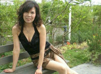 如狼似虎的阿姨穿丝袜： 房东阿姨如狼似虎图片