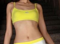 女人裆部被虐图片大全：女生裆部被踢有多疼