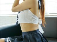 初二女孩图片大全：初一女孩吊带内衣图片