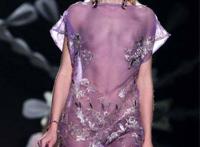 美女裸体全透明时装秀全套图片