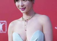 看女明星黑洞走光图片全集