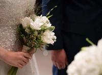 朋友圈里，那个天天秀恩爱的姑娘，刚刚离婚了