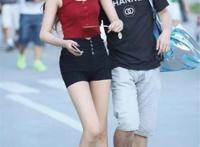 男生故意把脸凑很近靠近女生 是什么心理？