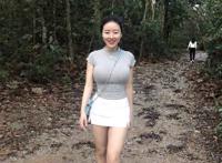 街拍路人:微胖的少妇笑起来更有魅力