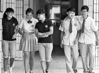 河南还没来得及换校服就 河南小情侣校服还没来得及