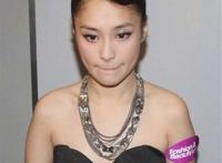 阿娇被陈冠希亲下面无遮挡/图解