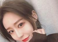 温婉深夜发自拍展现换脸术 脸是足足大了好几圈啊