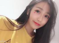 深深儿迎来斗鱼华丽首秀 擅长编舞百变舞技惊人